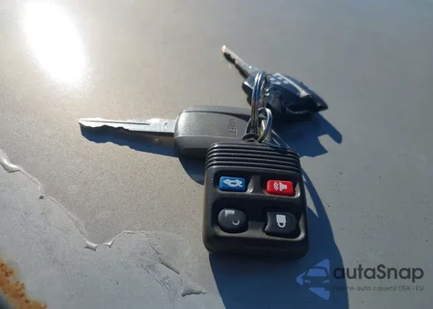 2005 Mercury Grand Marquis Ls/Lse из США, поврежденный, VIN 2MEFM75W65X618502